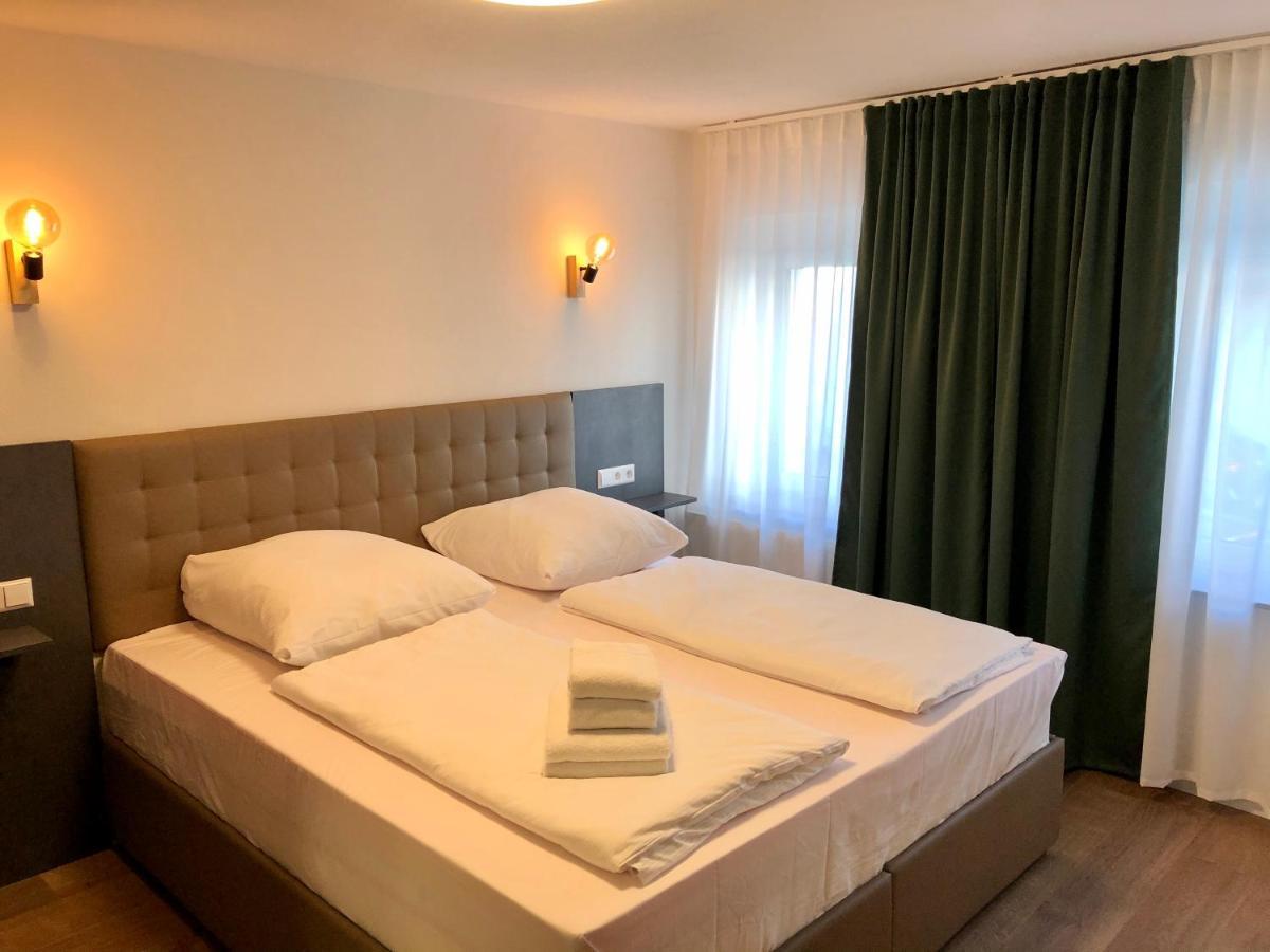City Apartments, Outlet 100 Meter Метцинген Экстерьер фото